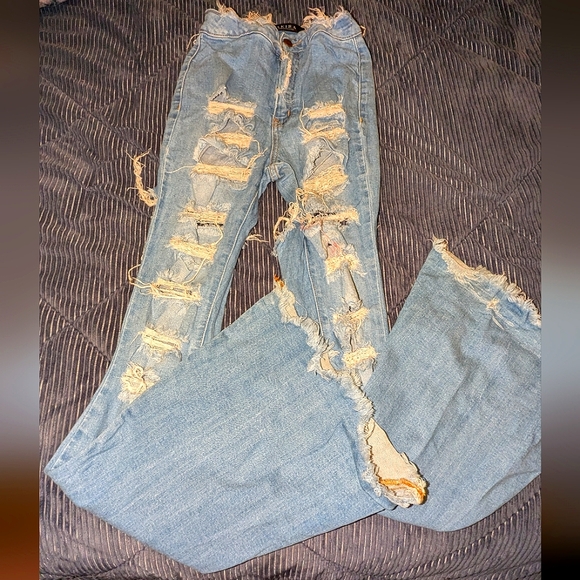 AKIRA distressed flare jeans - Picture 1 of 4